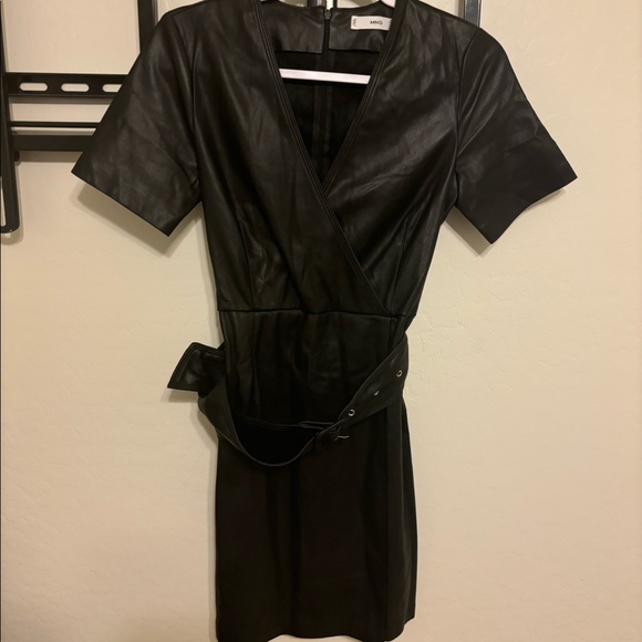 Mango: size 4, faux leather mini dress with belt - Picture 3 of 3